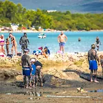 Near In Krk-insel Krk 54902 شقة *