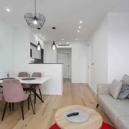 Near In Krk-insel Krk 54902 شقة كرك